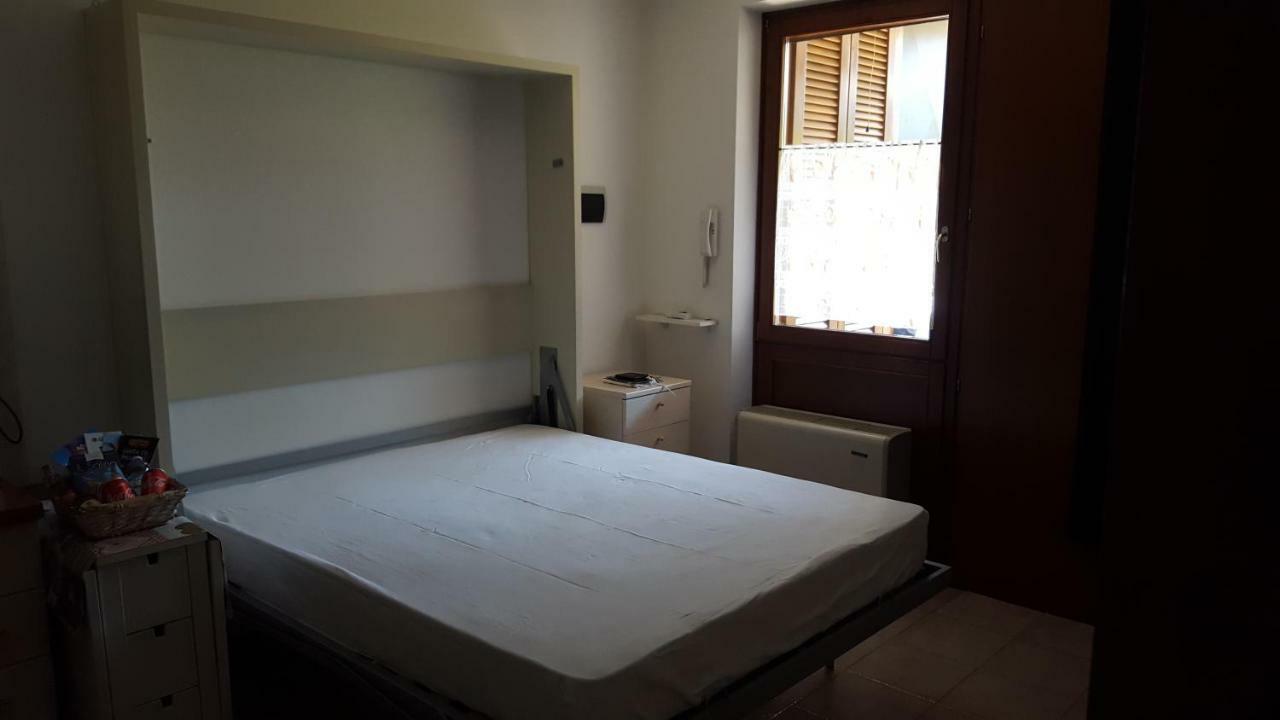 Appartamento Michele Tre Piscine Caraibiche Desenzano Del Garda Exterior photo